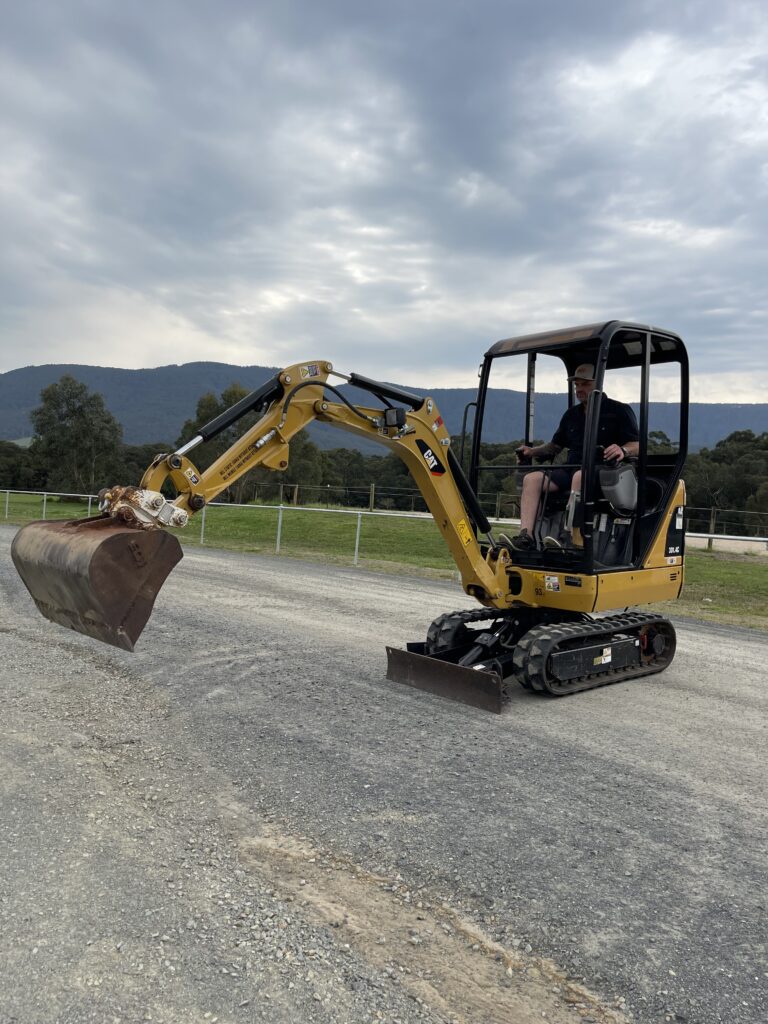 Mini Excavator and Operator for Hire in Melbourne, Victoria